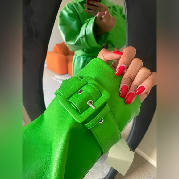 NA-KD Candy Apple Green Rain Coat - Picture 4 of 5